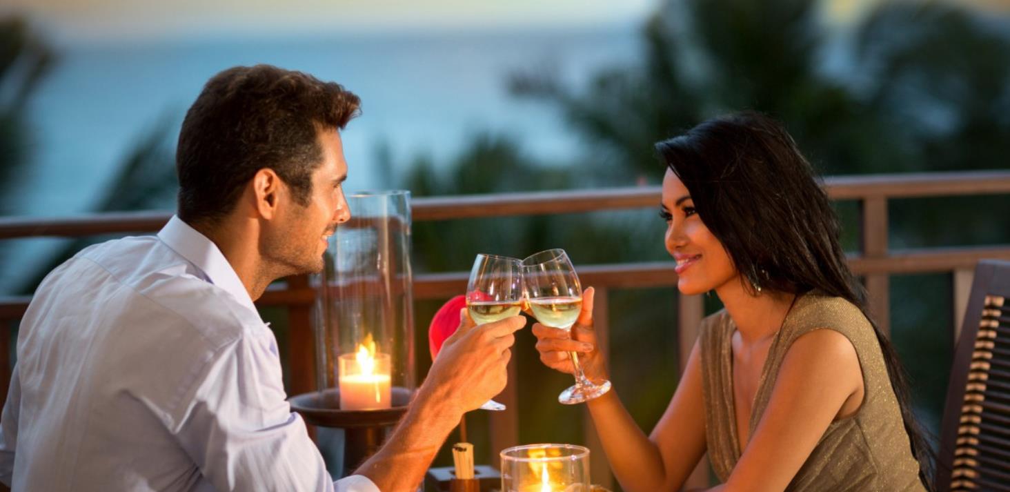 想要征服一个女人,可以用“黑暗效应”,很有用