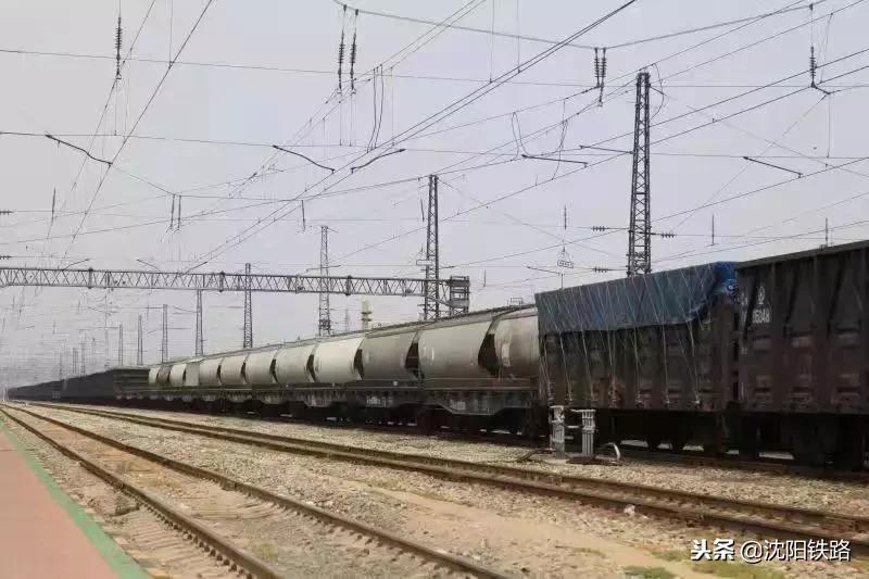 美国机器人修铁路,用于修铁路的机器人