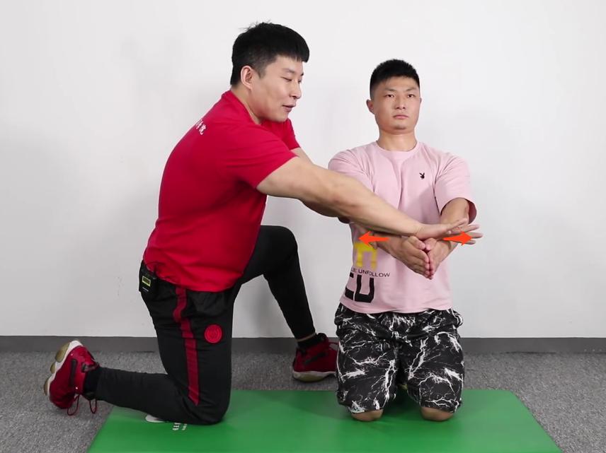 哺乳期两边胸大小不一样怎么调整,女性胸左右大小不一样怎么矫正