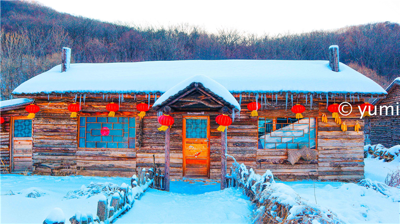 被号称“辽宁小雪乡”的它，不仅便宜，人少，关键还有温泉泡