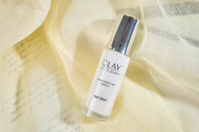 最容易修复晒黑的水乳,去海边怕晒黑穿什么