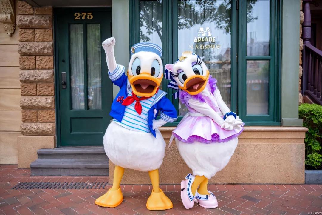 上海迪士尼乐园有多少免费停车,上海迪士尼度假区夏日