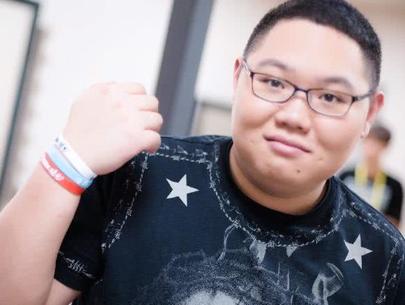 lol职业选手收入大揭秘,lol职业选手最有钱的是谁