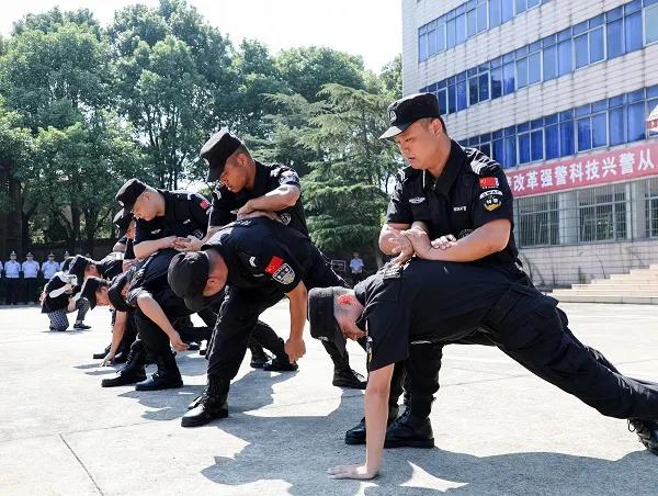 县公安局开展全警大练兵演练活动,全警实战大练兵资兴公安超燃上线