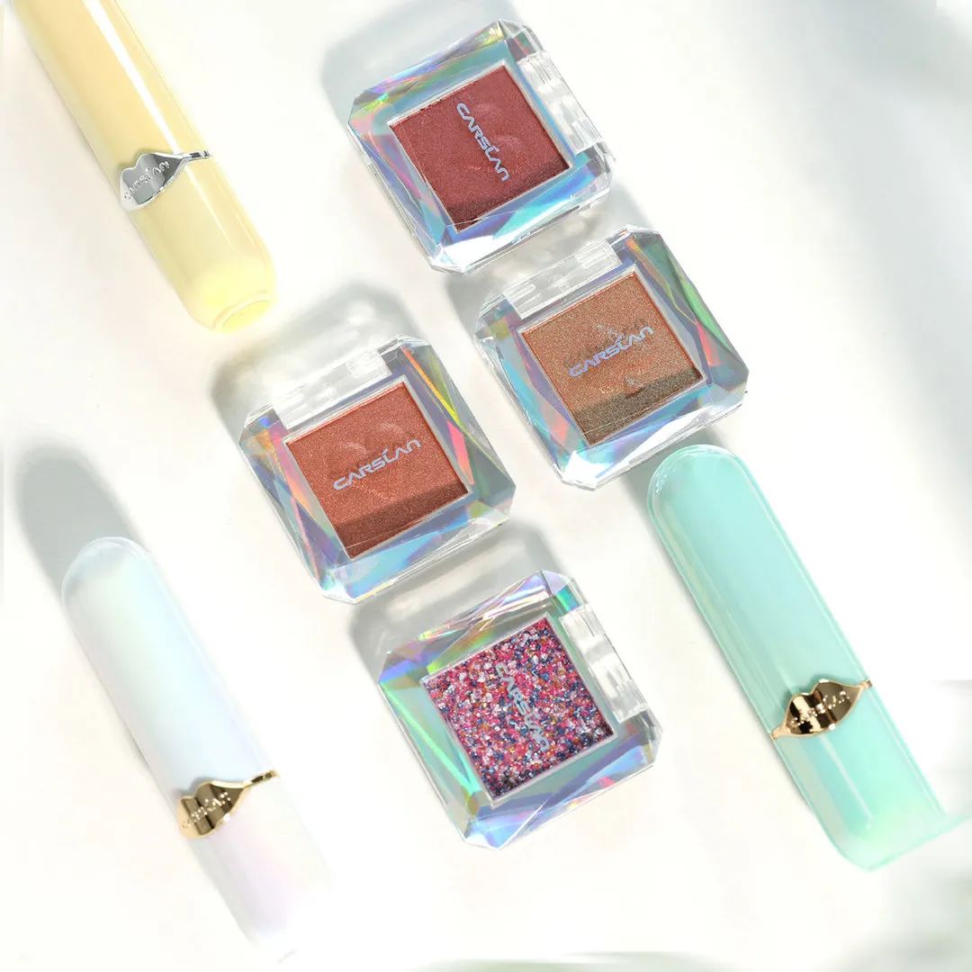 卡姿兰x必胜客的“下午茶”主题彩妆包装,梦回爱丽丝