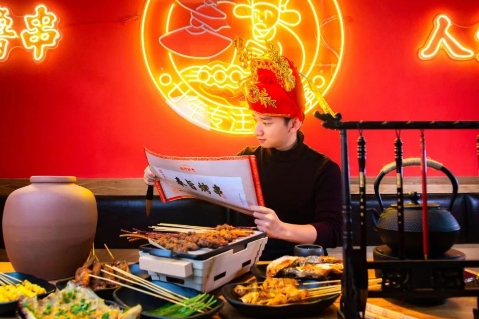 一年能卖出300万串羊肉串,摆摊卖羊肉串一年赚500万