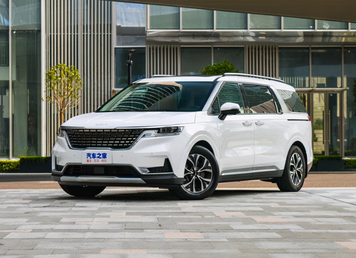 2018年起亚嘉年华s评测8座大空间,东风起亚嘉年华报价及图片