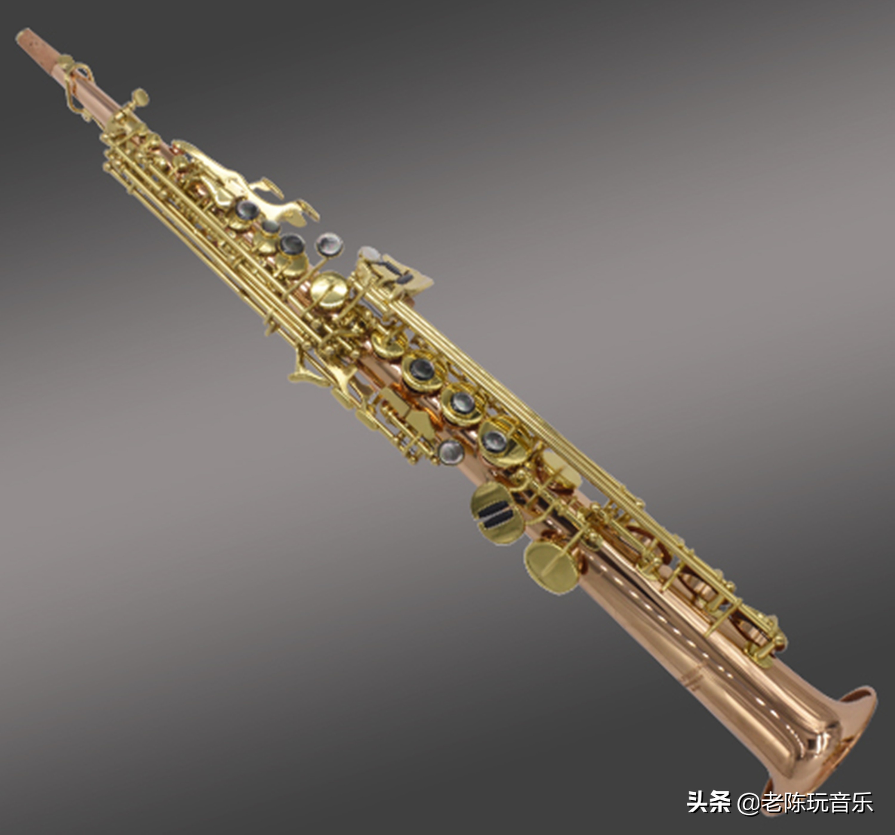 黑管和萨克斯的区别,黑管和萨克斯指法一样吗