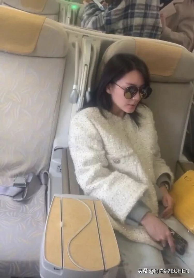 张雨绮“鼻子风波”后首现身!穿6900外套配100万包,名媛范十足