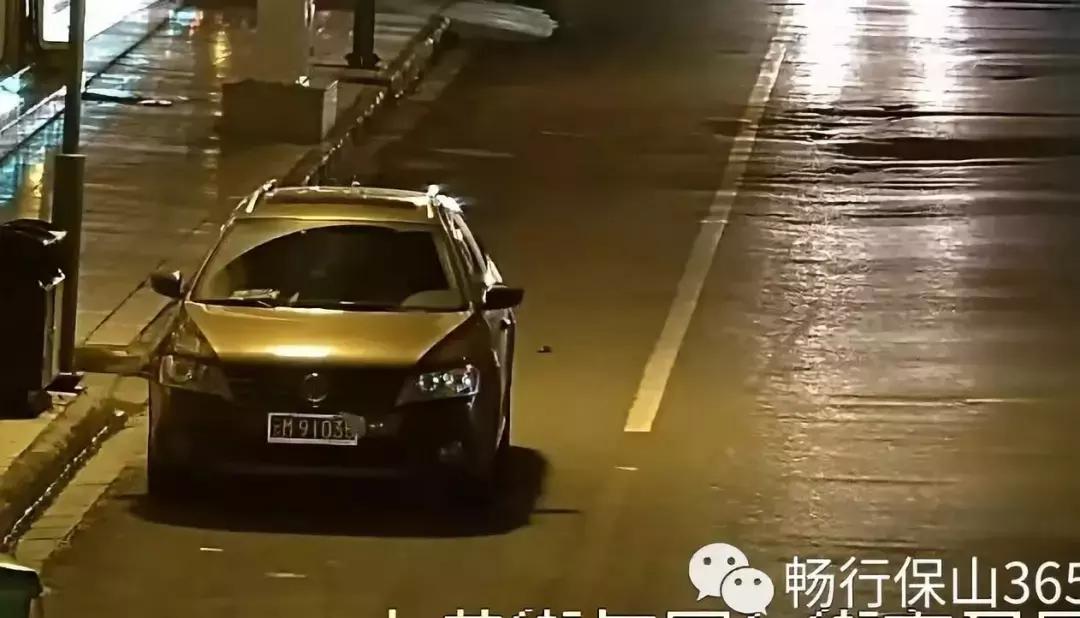 高手在民间拦阻索,高手在民间一点破绽都看不出来