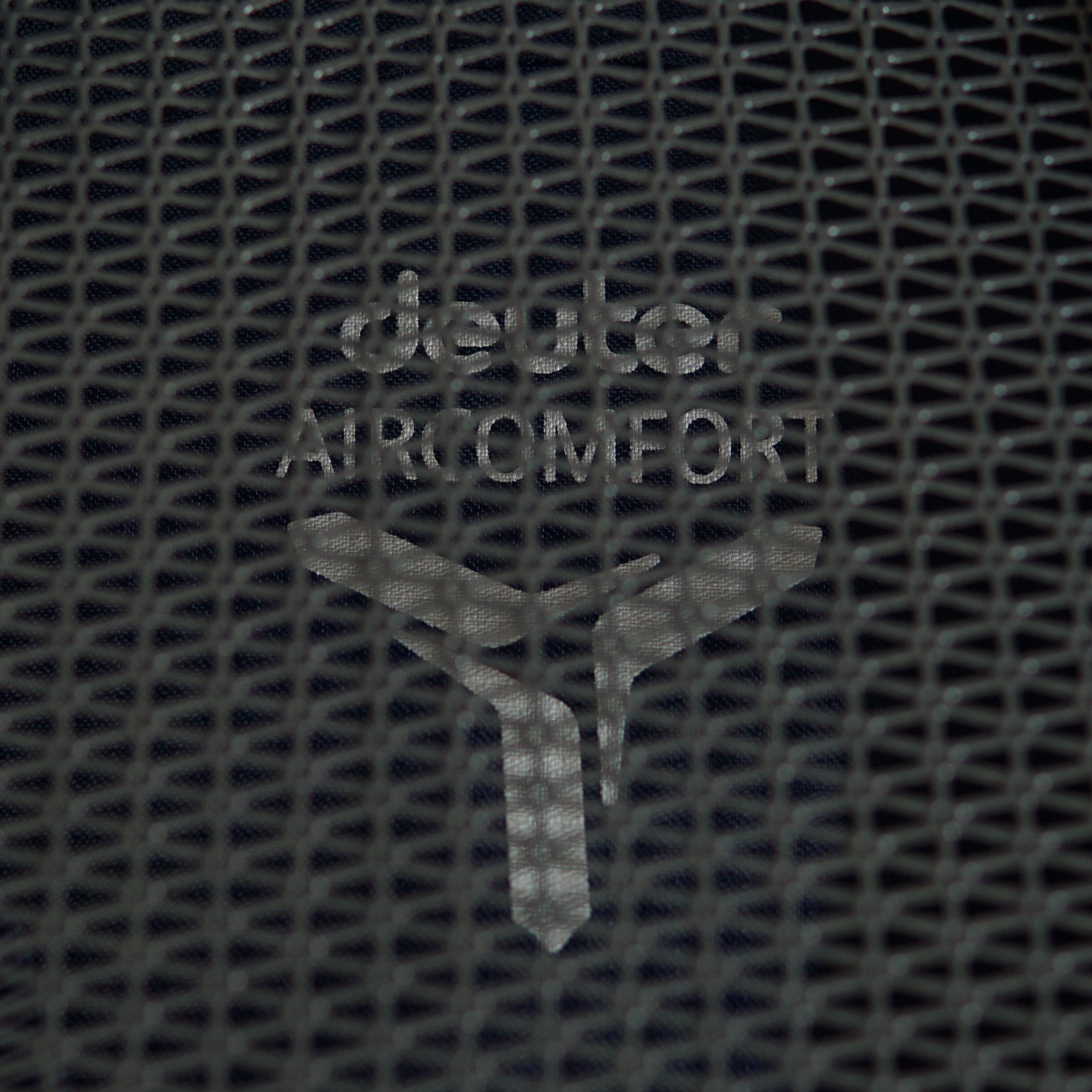 再也不怕背包被汗湿了：多特福特拉26L户外背包评测