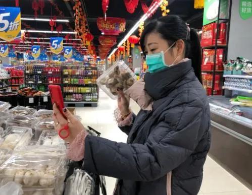 奋战在抗疫一线巾帼英雄们,坚守在疫情防控一线的勇士们