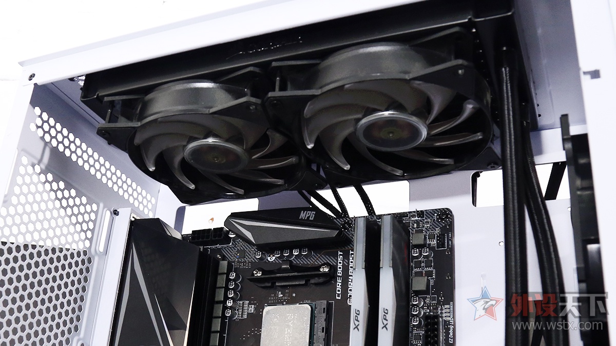 威刚入侵者烈日版,威刚xpg选哪个