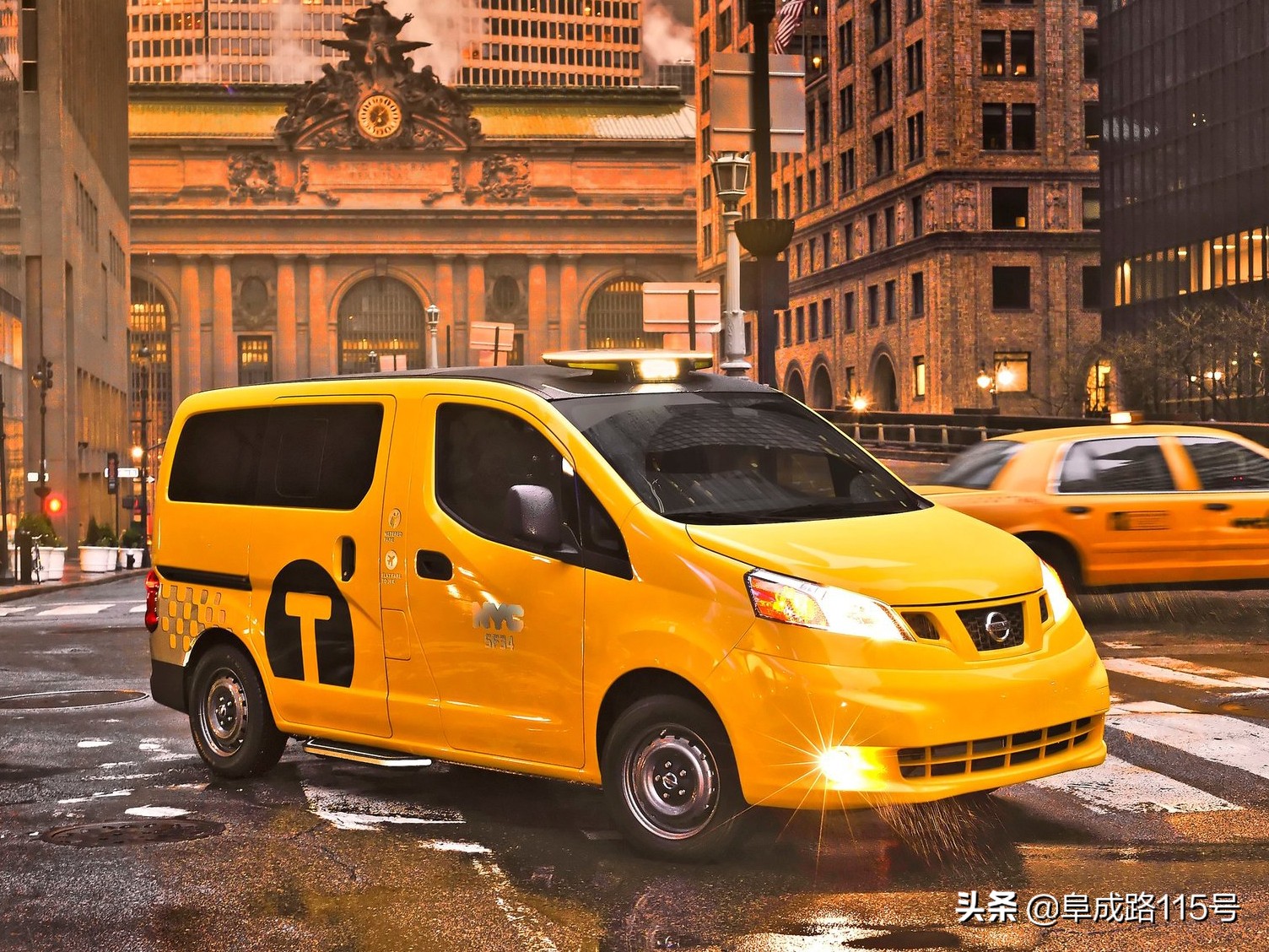 连纽约的出租车都选它！舒适、耐用，更能装的日产NV200终于到手了，让我们看看它到底有多实用