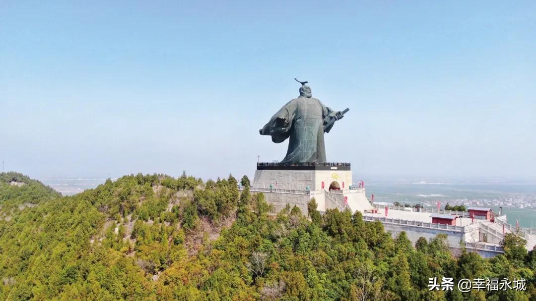 纵贯古今万千景，“永城不小,美丽如画；永城不大,胸怀天下”阐释