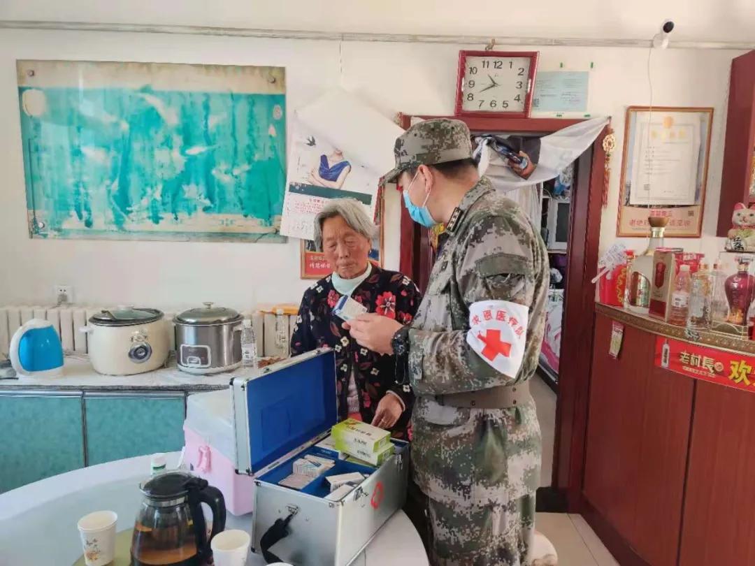 这个外国人，凭什么感动中国？踏上他走过的路就明白了