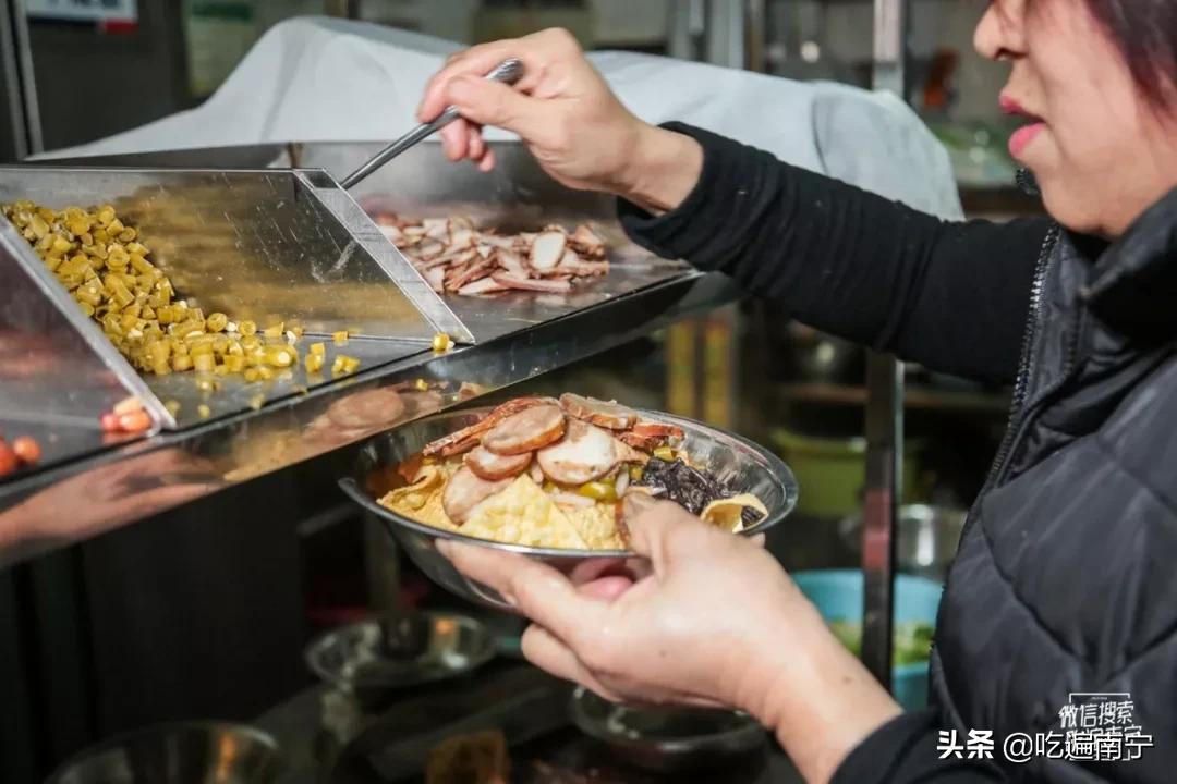 建政路柳州螺蛳粉,半夜两点还开的柳州螺蛳粉