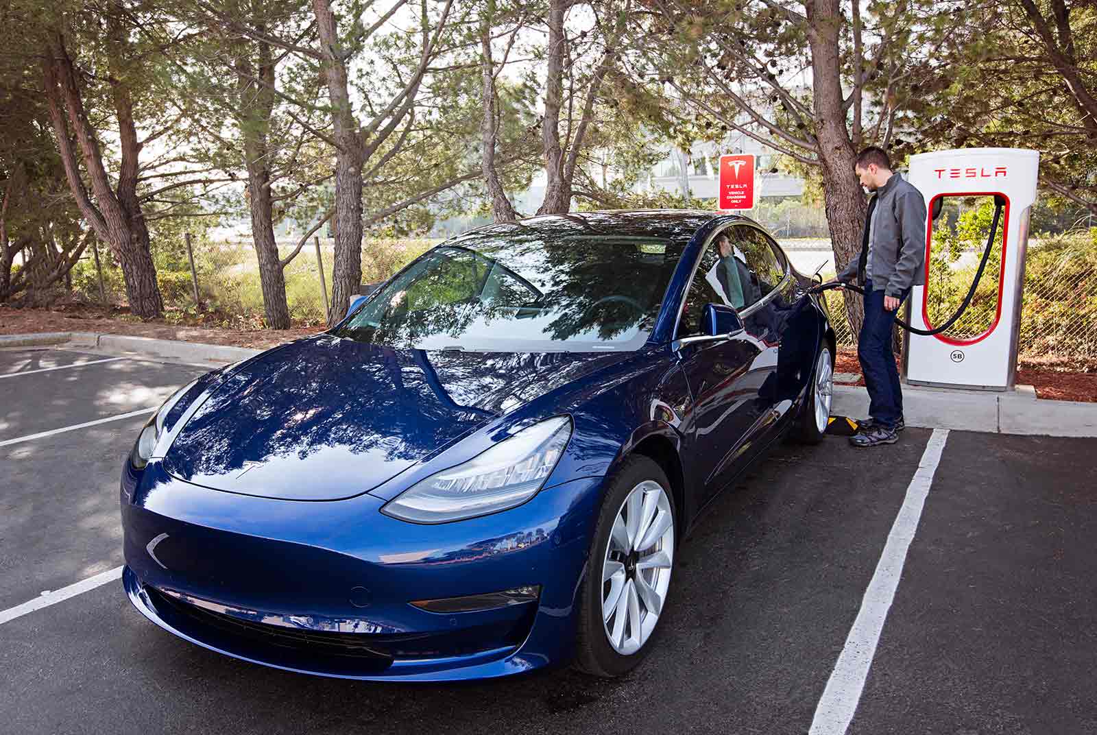 2023年销量目标10万辆,2022年全年销量目标为25万辆