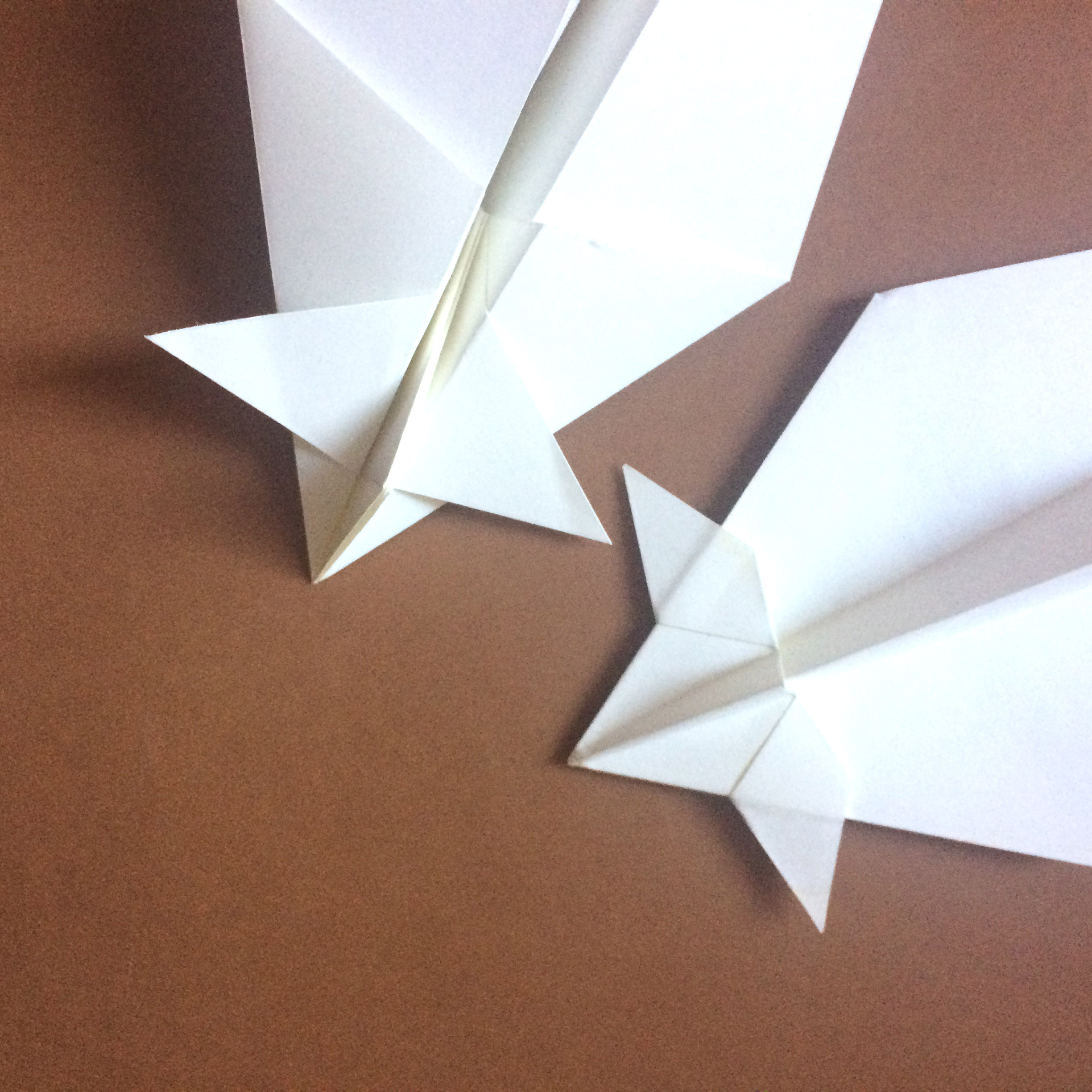 100款纸飞机的折纸教程视频,折纸飞机会扇动翅膀的慢教程简单