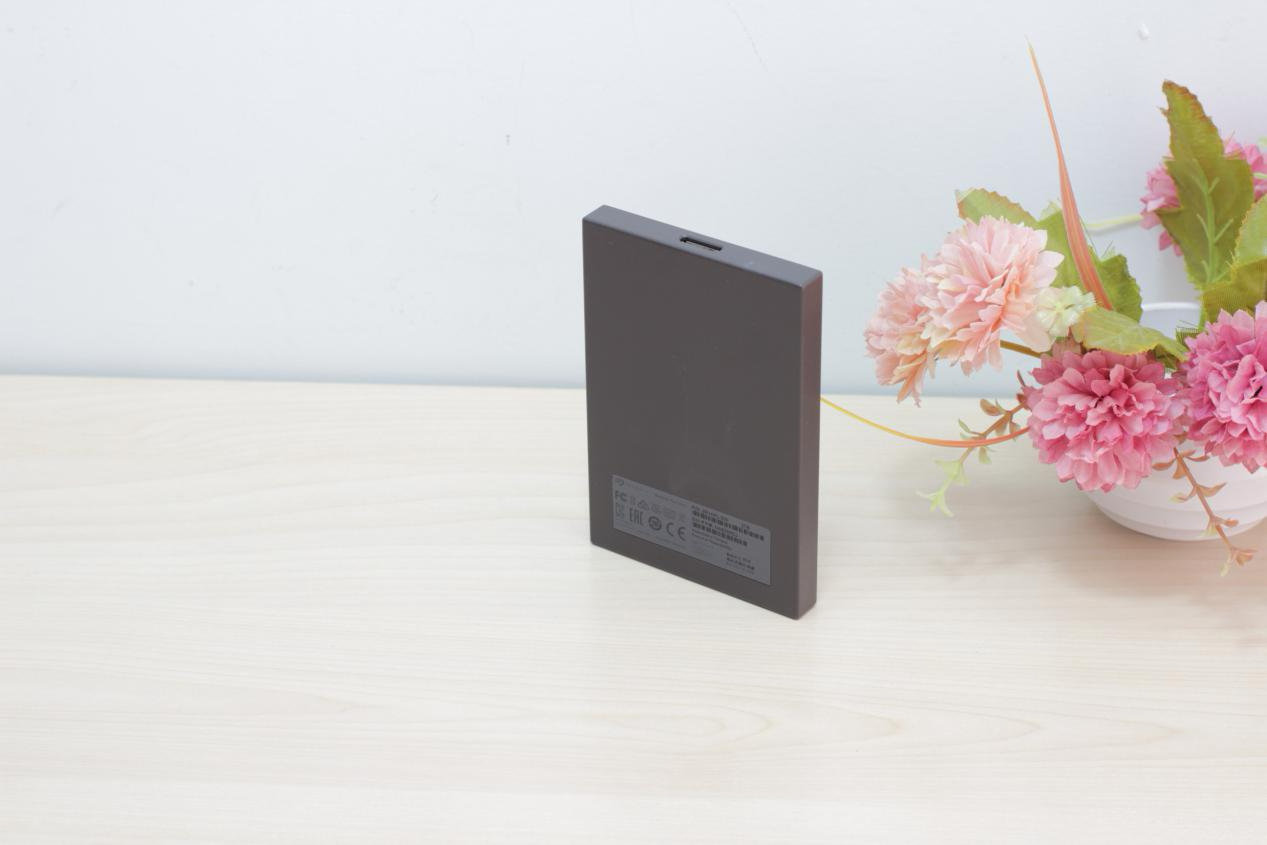 希捷银河系列企业级硬盘评测,薄如蝉翼轻如鸿毛图片