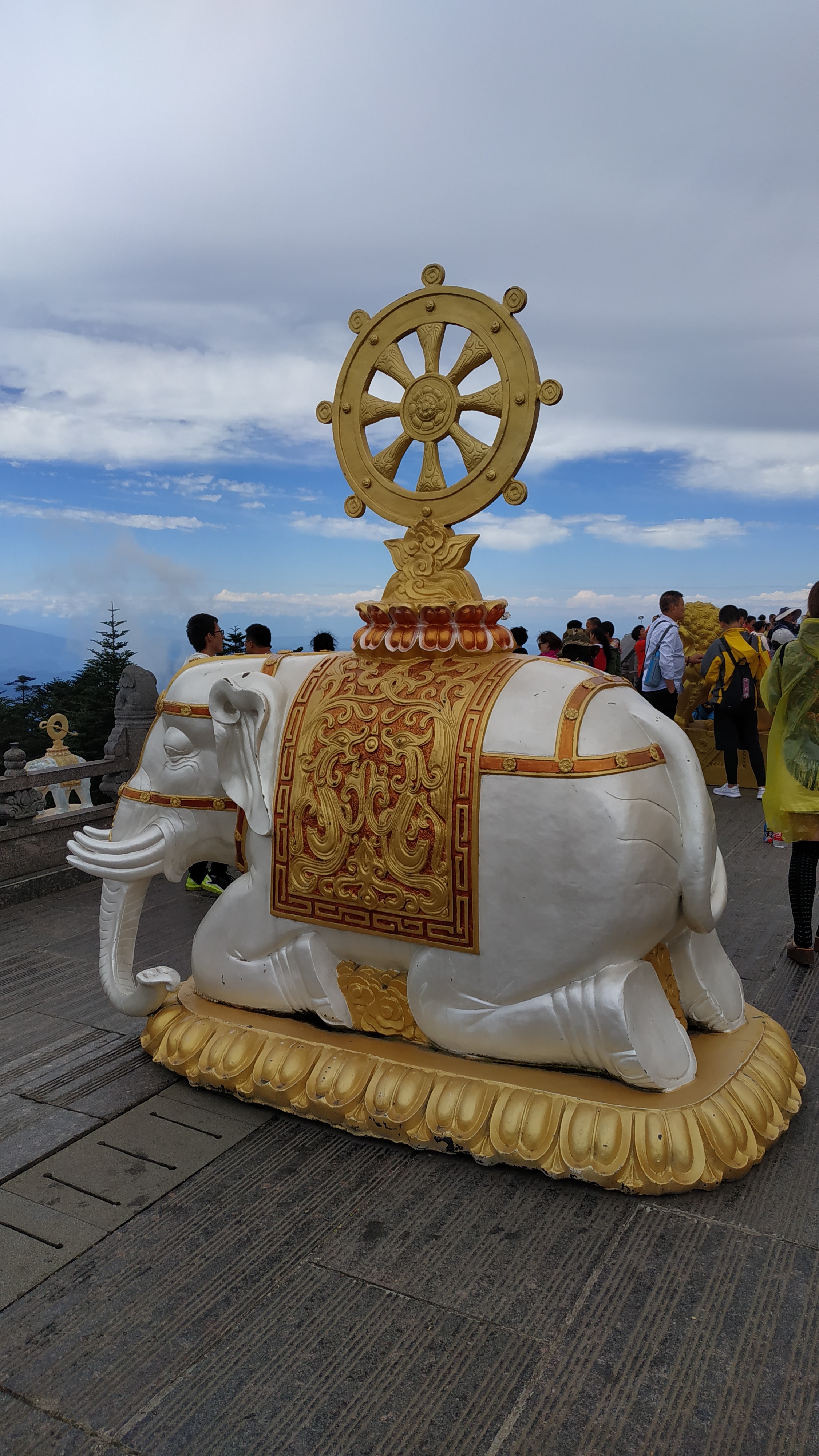 成都去峨眉山乐山大佛旅游攻略,五一峨眉山和乐山大佛穿什么