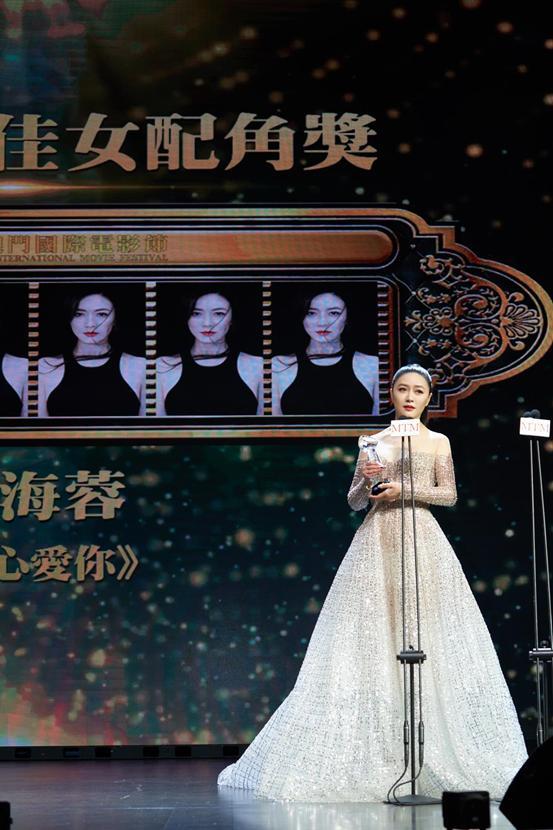 田海蓉晒47岁生日美照,田海蓉戴墨镜年轻写真