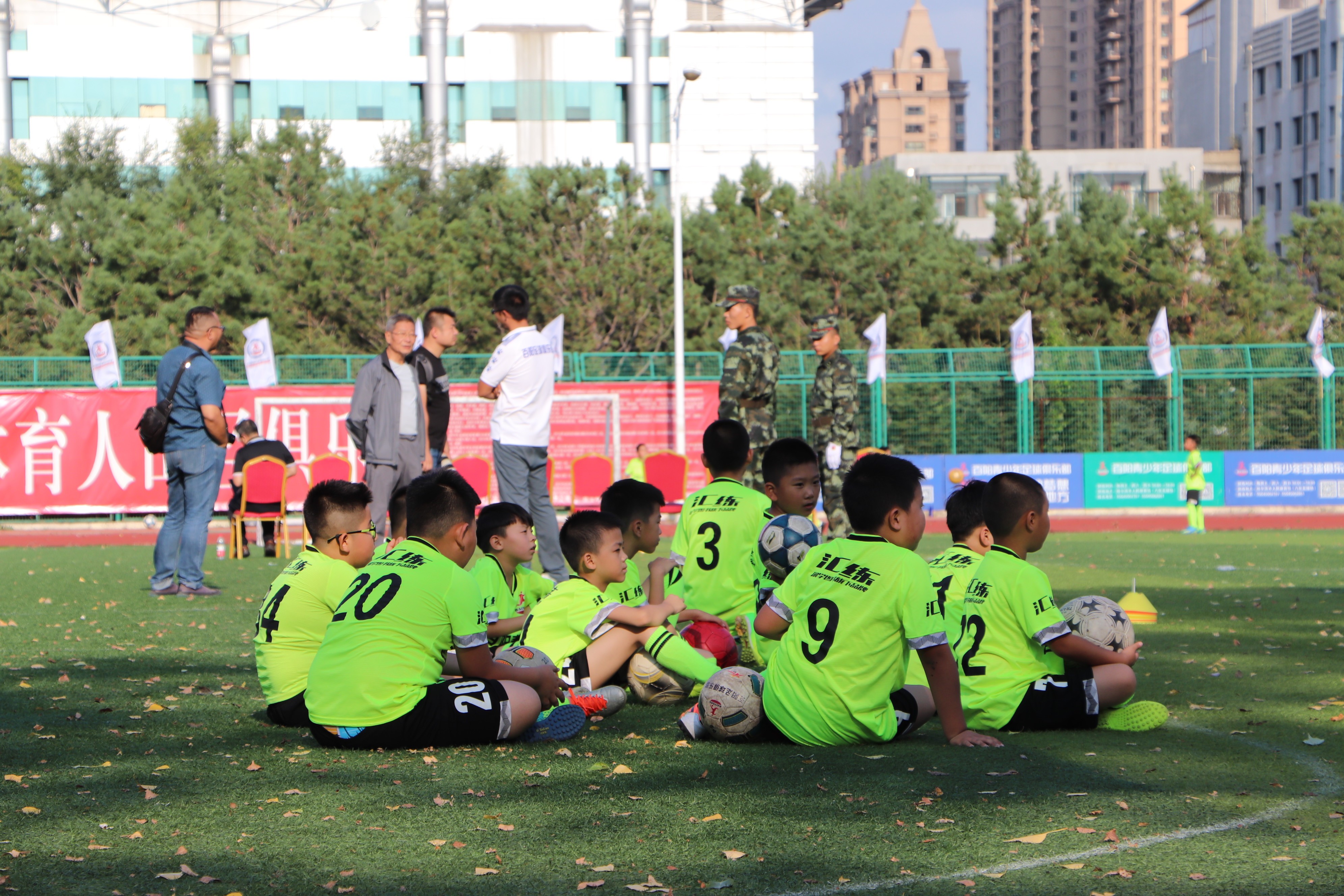 中国队名宿辅导团,中国足球小将培训课