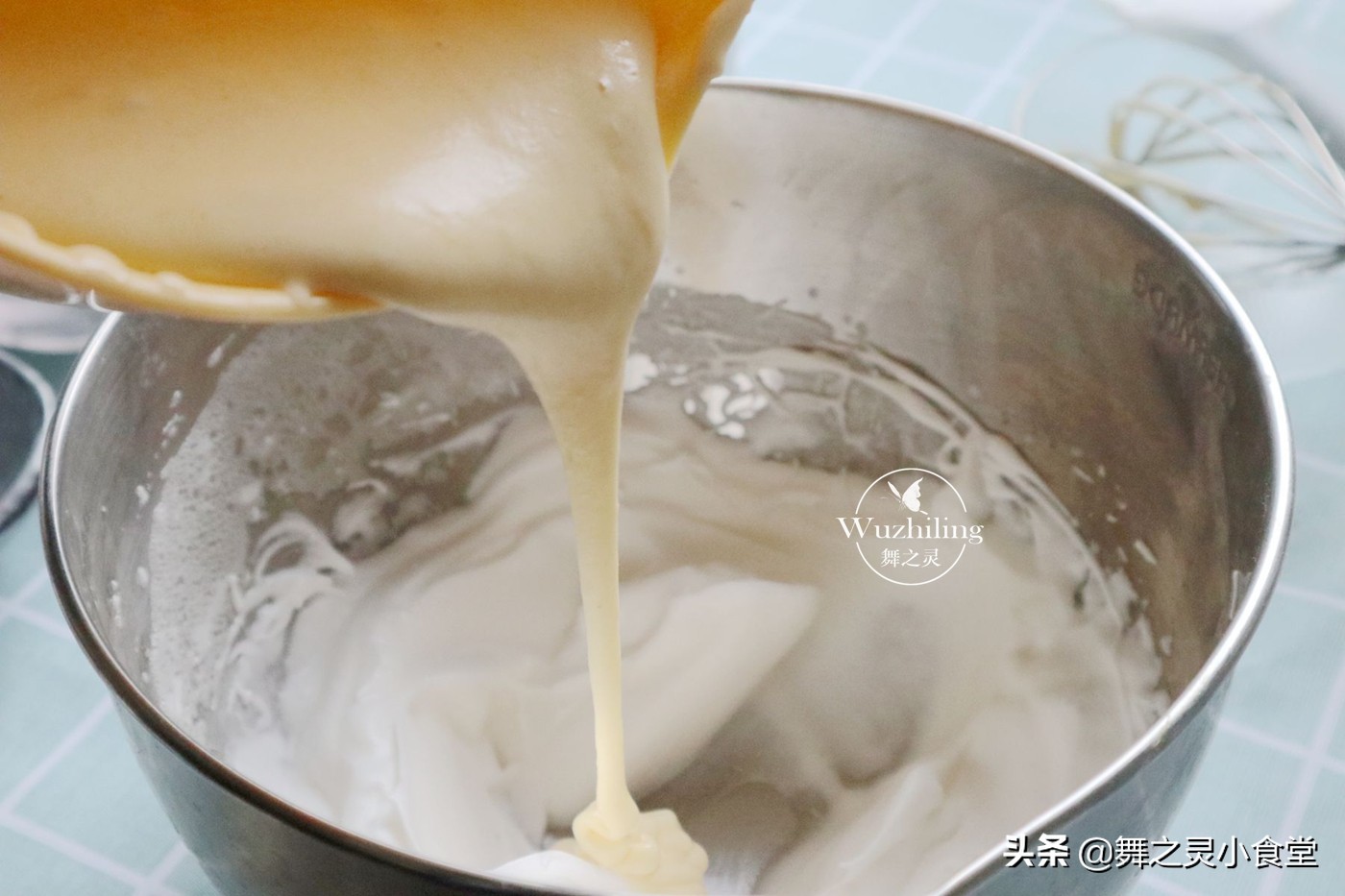 做好的蛋糕有点硬怎么回事,为什么做的蛋糕塌陷和不蓬松