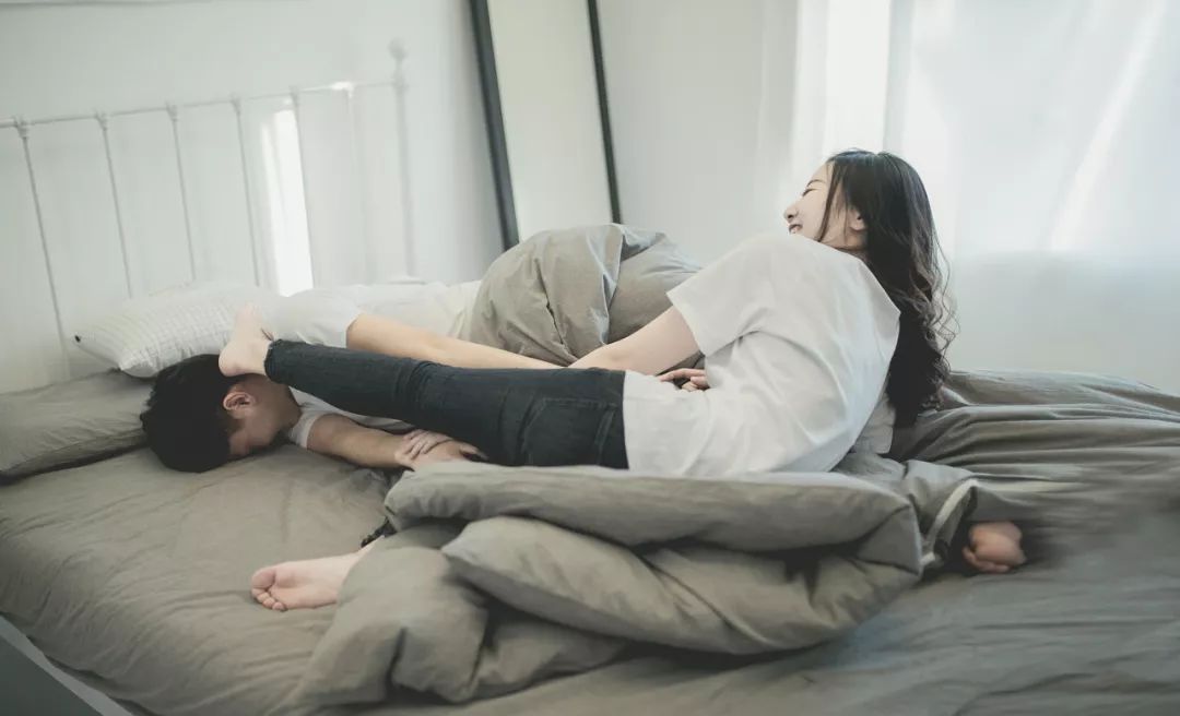 一对夫妻讲婚姻问题,美国夫妇争吵