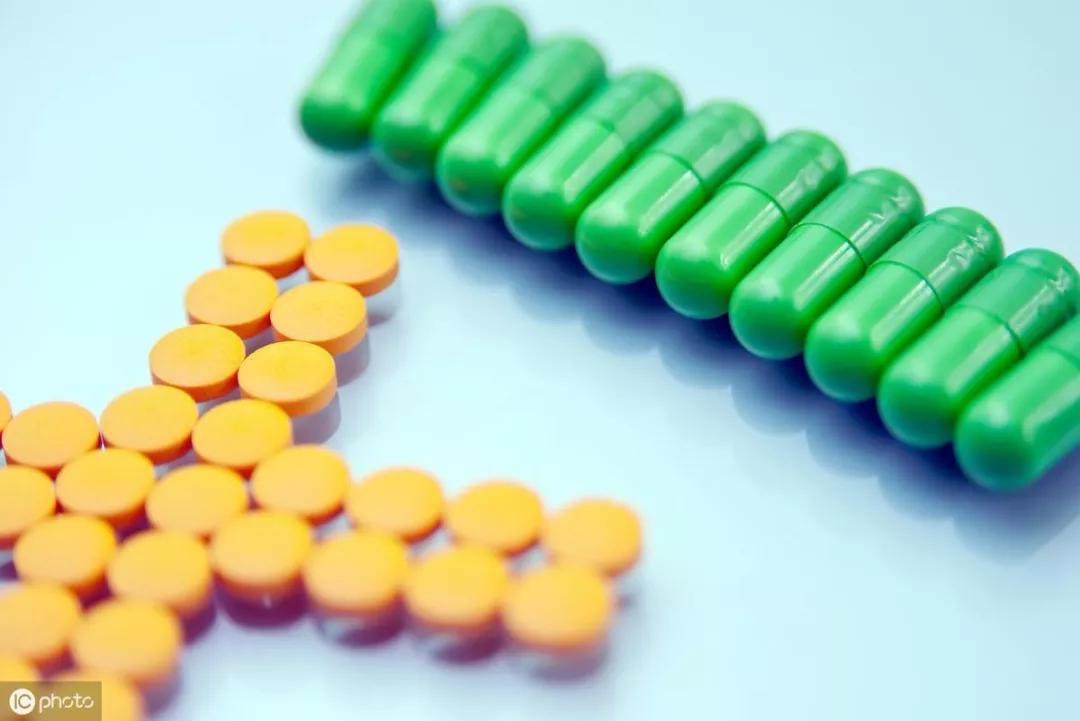 天天吃镇定药,天天吃抗胆碱药