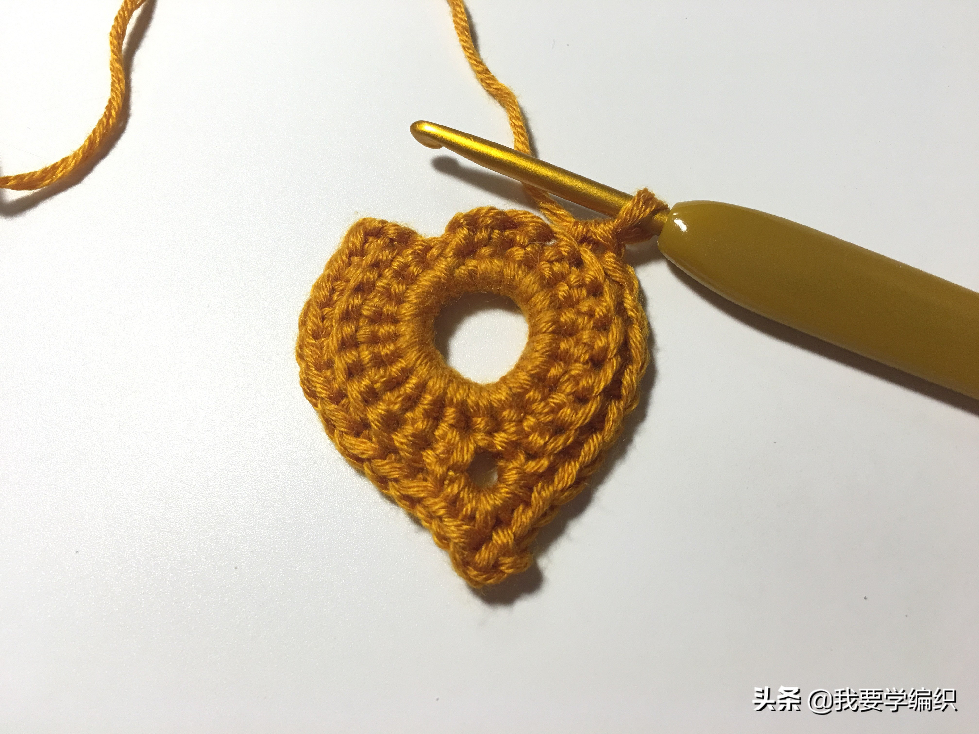 仿佛回到了过去的时光，一款浪漫的树叶书签教程，也可做成小挂饰