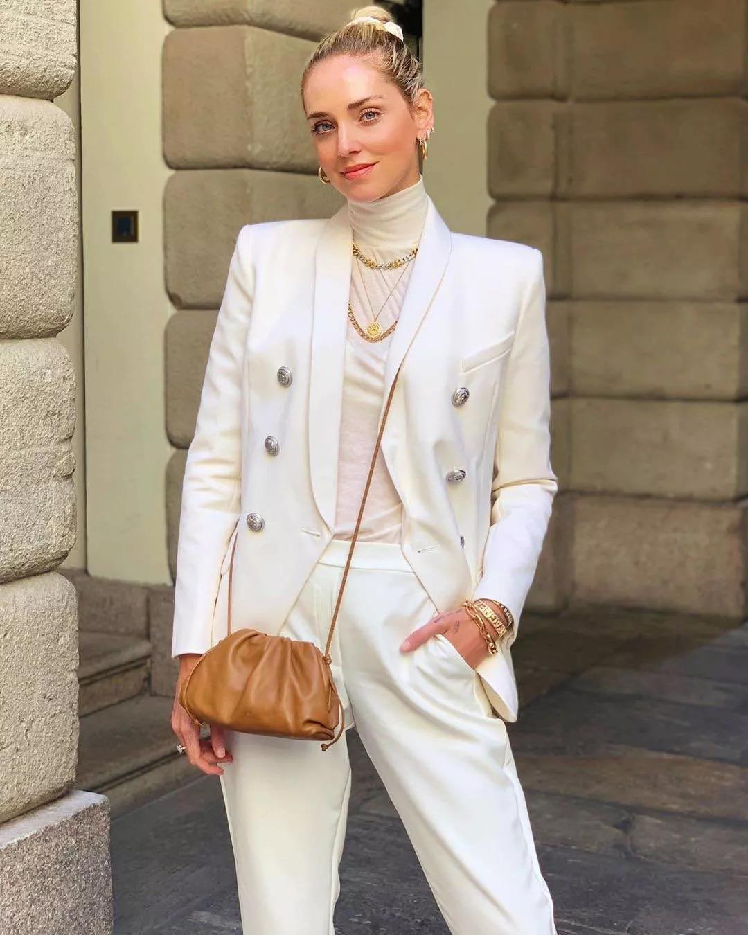 chanel包和lv包哪个更值得入手,chanel2018季节款包