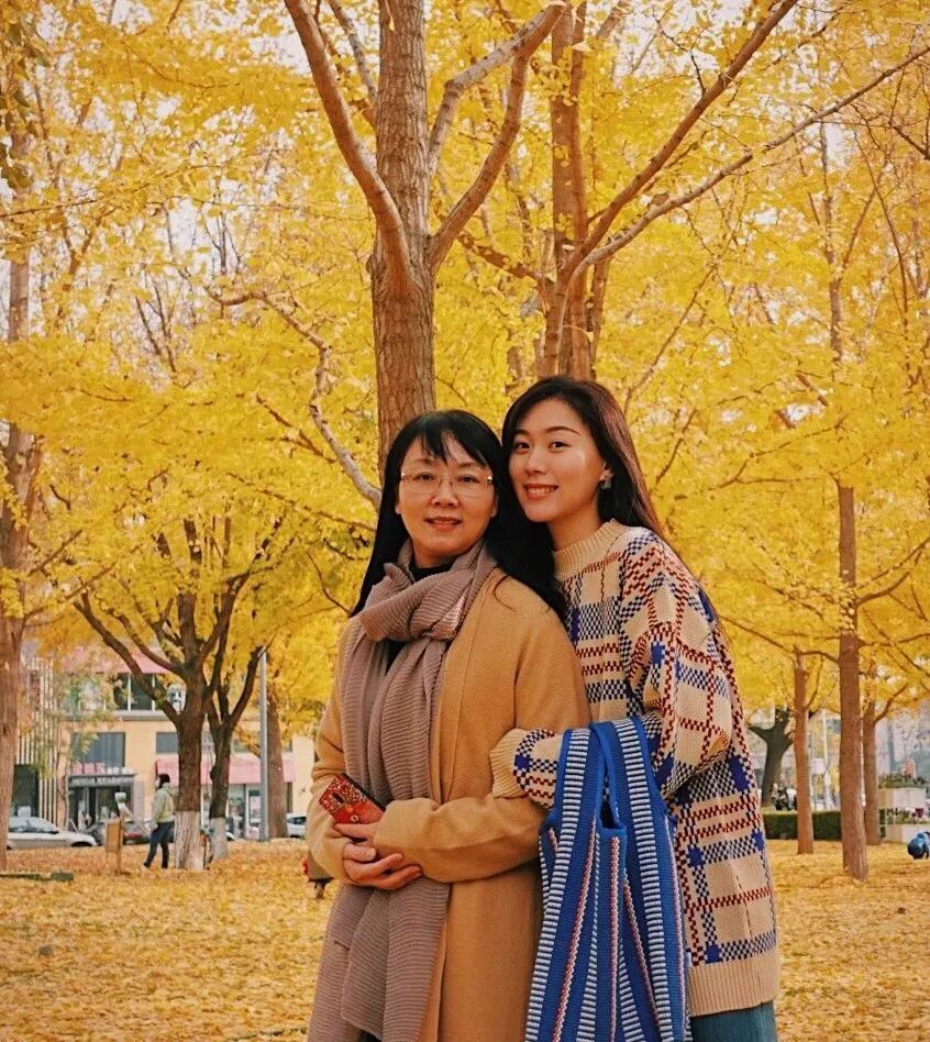 不露胸,不卖肉!照样圈粉百万!这才是最该被吹爆的真女神好吗