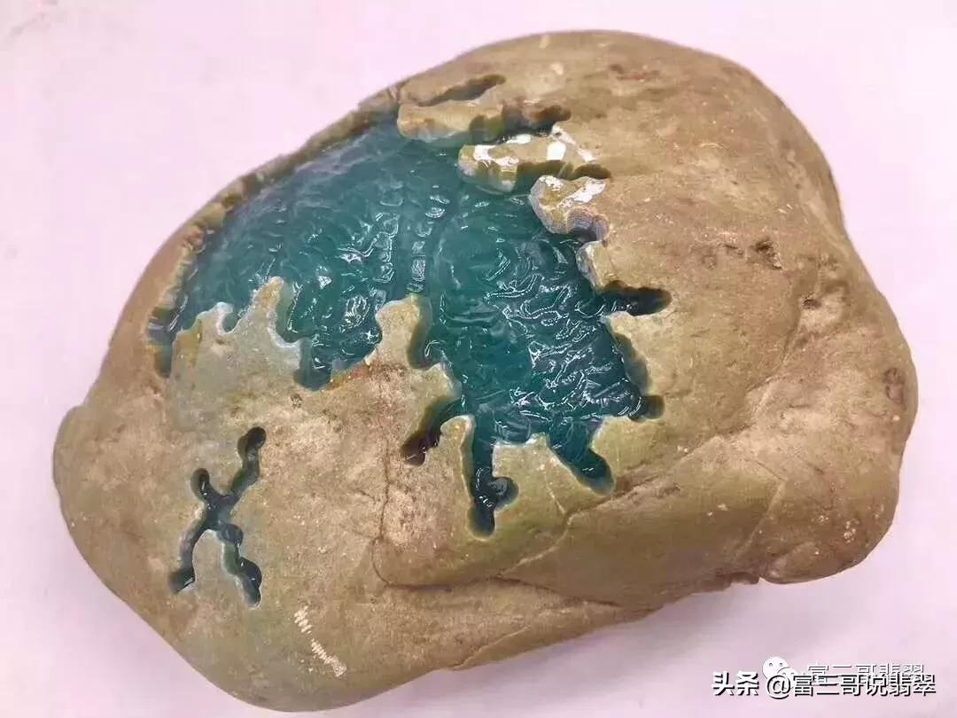 翡翠原石切了卖还是当赌石卖好,那些年切垮的翡翠原石