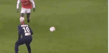 内马尔和梅西天赋对比,内马尔天赋高吗