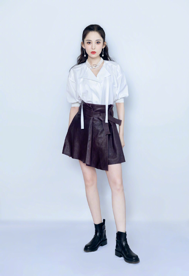 李嘉欣穿白色裤子漂亮极了,李嘉欣港风穿着