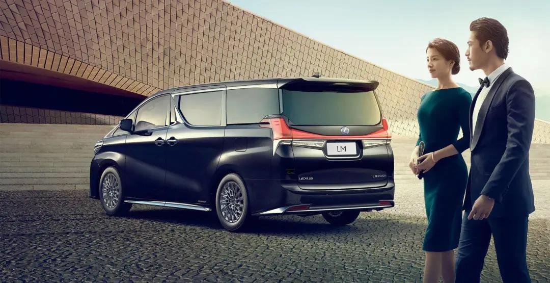 雷克萨斯LM：不止是MPV里的“战斗机”