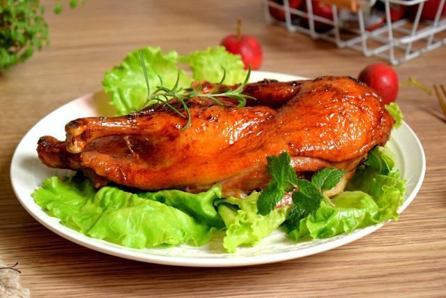 烤鸭如何做皮脆肉嫩肉香,外脆里嫩的烤鸭在家也能做