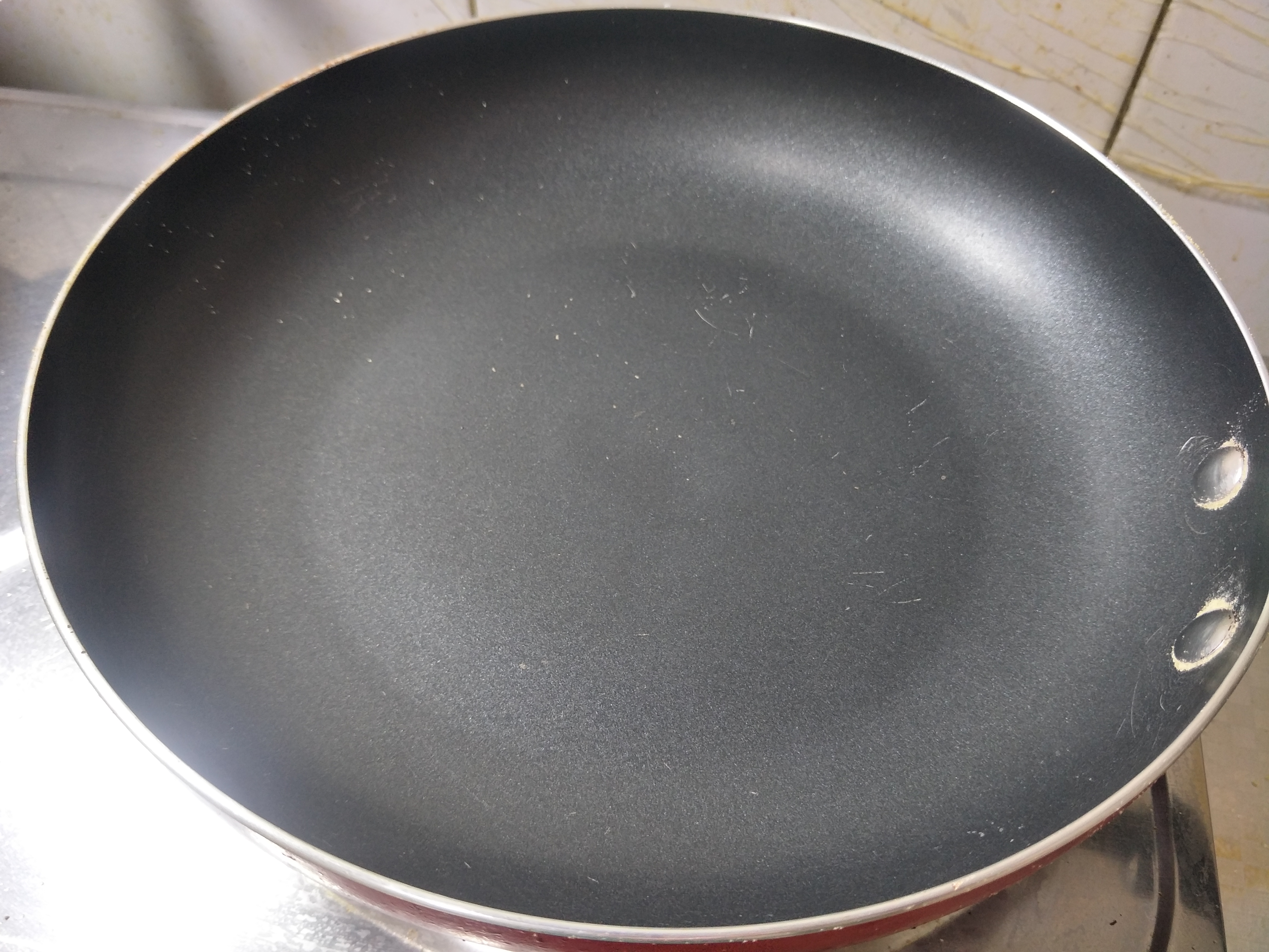 炒菜油崩手怎么办,炒菜总是被油崩到怎么办