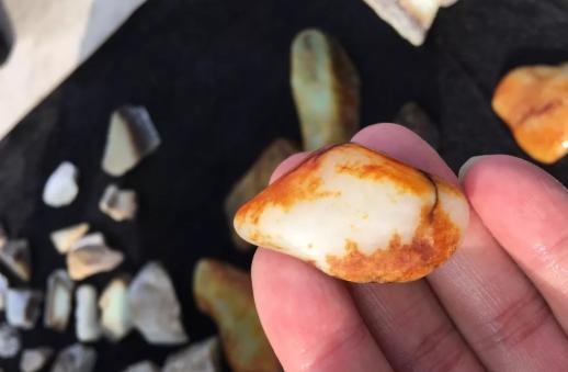 籽料有必要买青色吗,籽料买原石还是雕件