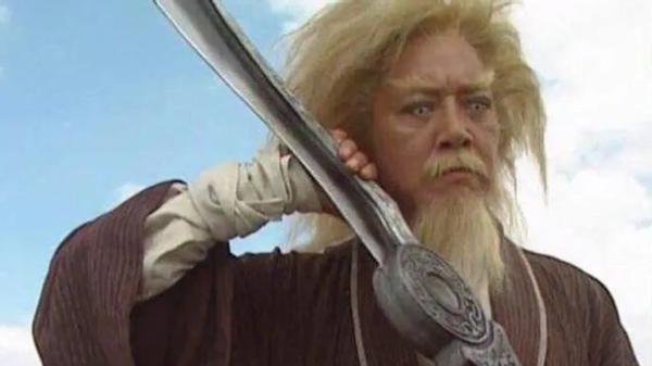 倚天剑和屠龙刀同为一个级别,倚天剑和屠龙刀有什么威力