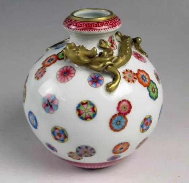 花瓶历史由来,各个年代花瓶的特点