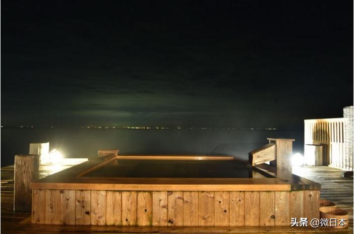 轻奢极简露天温泉,超梦幻的露天温泉