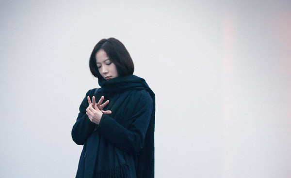 《被光抓走的人》｜中年婚姻=平庸虚伪+出轨谎言+偏执自私？