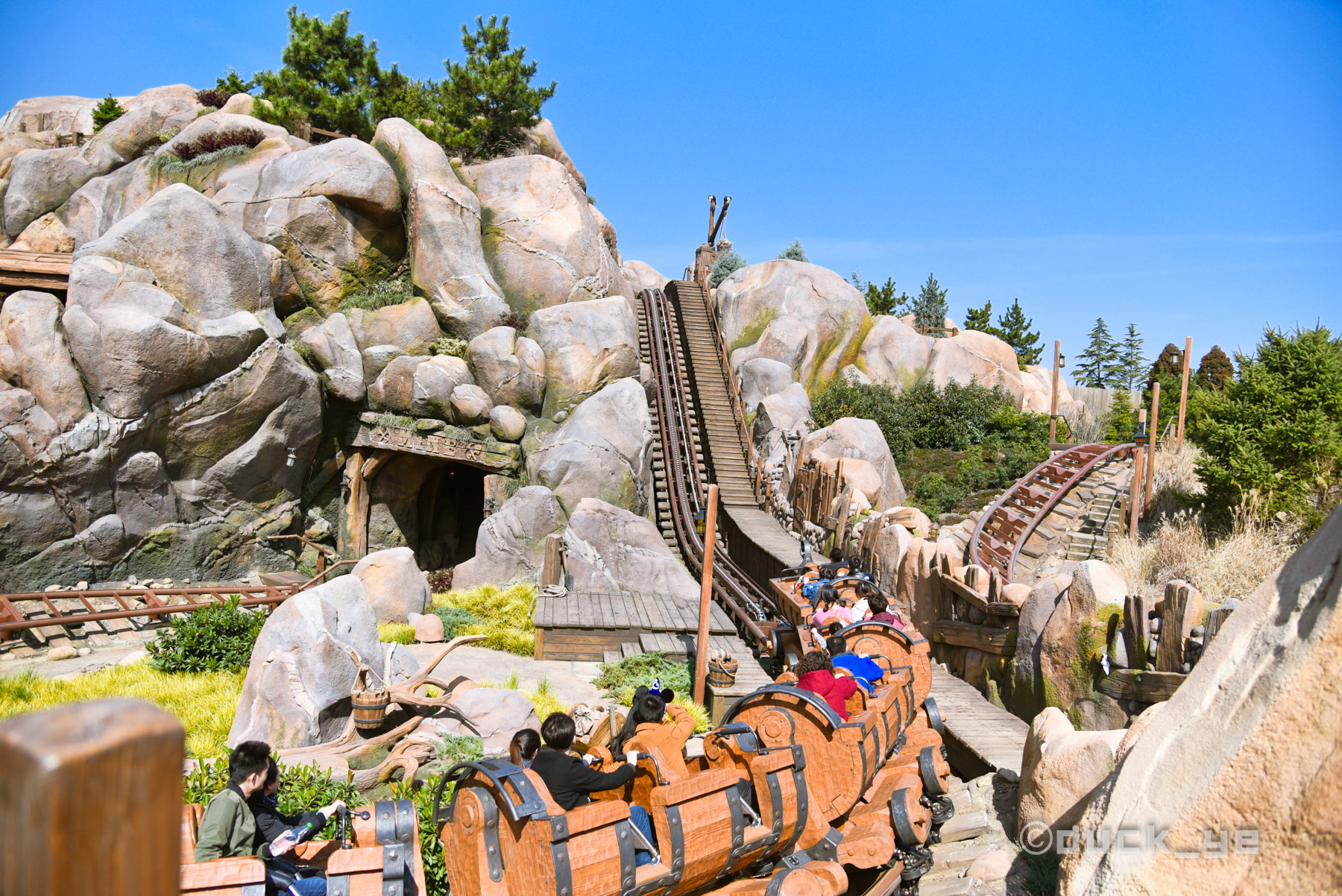 收好这篇攻略，佛系夫妻带你玩转上海迪士尼，选对时间至关重要