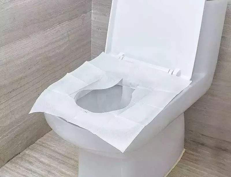 为什么住酒店时要倒一壶开水在马桶里？看完恍然大悟