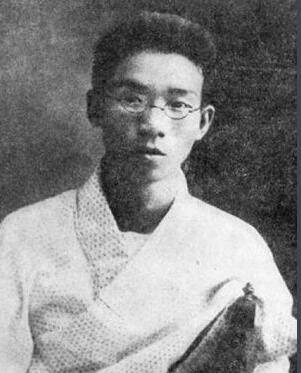 被丈夫背叛后果断选择离婚,被老公怀疑出轨后自暴自弃