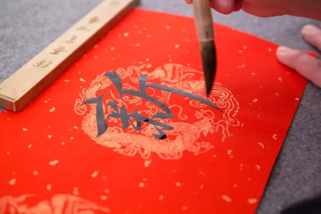 猪年四字春联大全带横批,猪年春联七字大全带横批