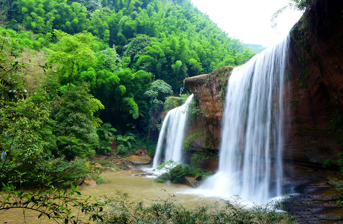 这个夏天总要来看看贵州的瀑布吧,贵州四月能看到黄果树瀑布吗