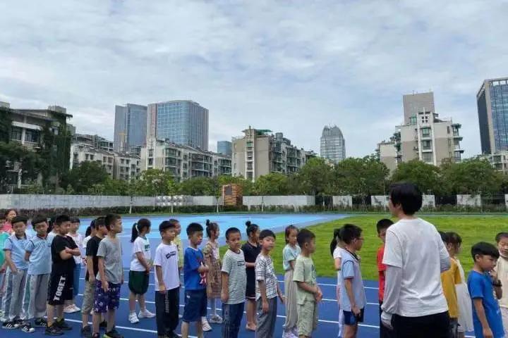 杭州小学生暑期托管服务,开学第一天小学托管